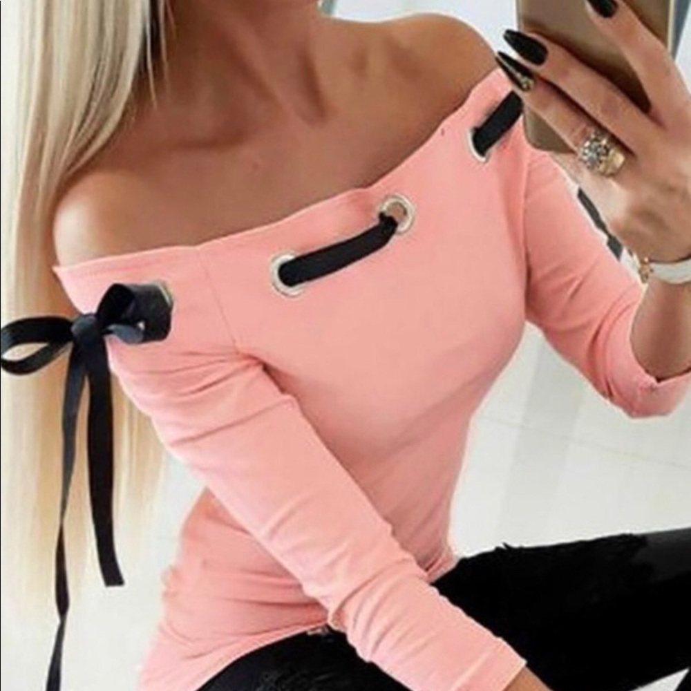 Super cute Off shoulder Eyelet tied ribbon top 🎀